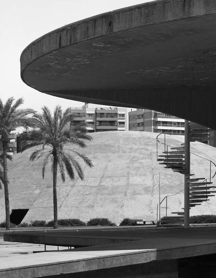 architecture-libanaise-beirut-noiretblanc-palmier-escalier