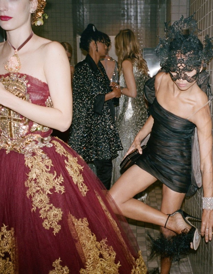 cassbird-fashion-metgala-coulisses-bathroom-photo1