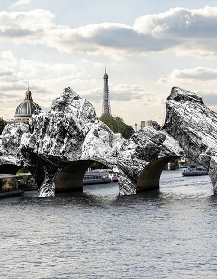 JR transforms the Pont-Neuf: a monumental trompe-l'œil